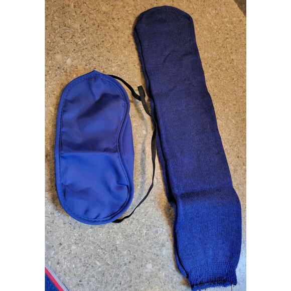 2 British Airways World Traveler Plus Travel Kits w/ Sleeping Eye Patch & Socks - Picture 4 of 4